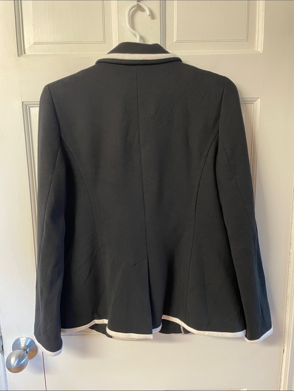 Talbots pique knit blazer 2 button piped black with white trim women’s size 8 - Picture 8 of 16